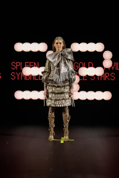 Look 32
